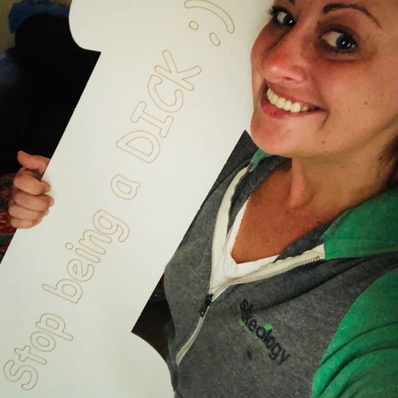 Meet your Posher, Ali - Picture 4 of 8